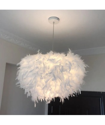 Suspension globe plumes blanc design moderne brillant des détails fins