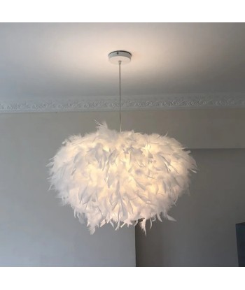 Suspension globe plumes blanc design moderne brillant des détails fins