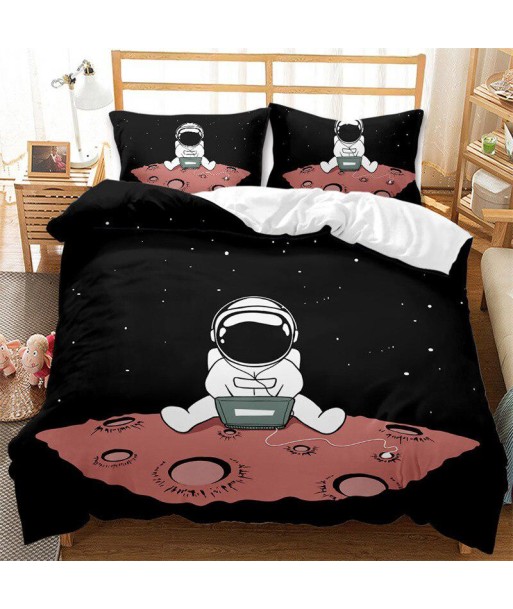 Asteroid astronaut duvet cover chez Cornerstreet bien 